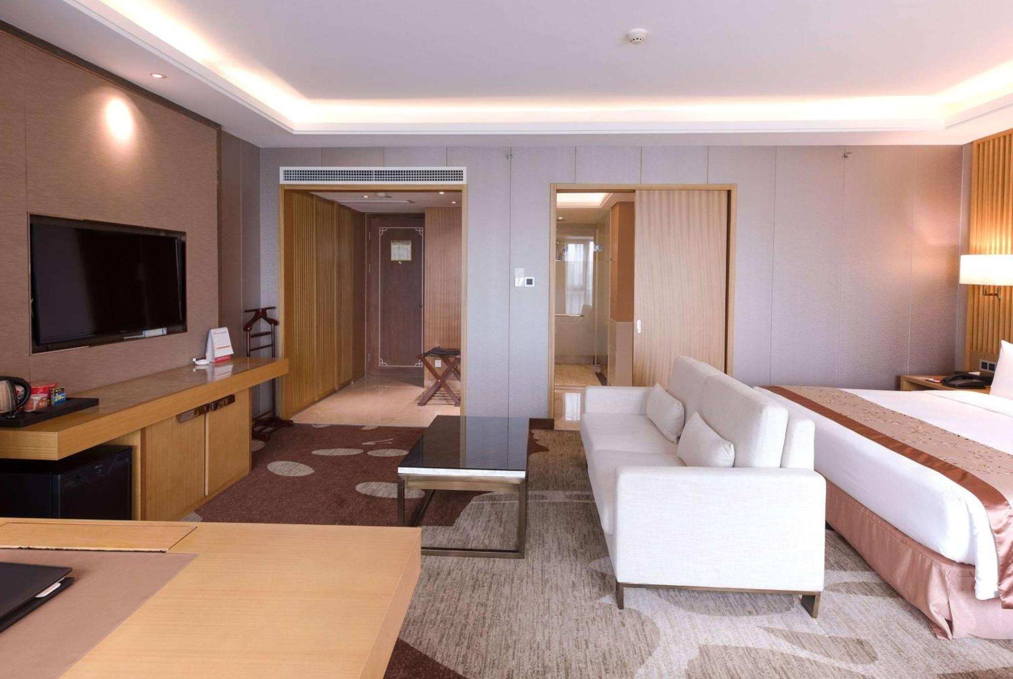 מלון Ramada Plaza By Wyndham Fuzhou South מראה חיצוני תמונה
