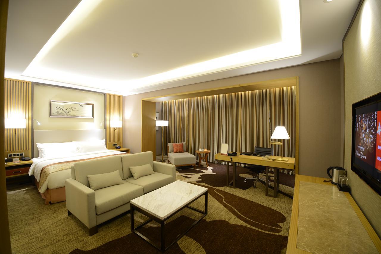 מלון Ramada Plaza By Wyndham Fuzhou South מראה חיצוני תמונה